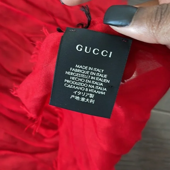100% authentic HUGE GUCCI SCARF